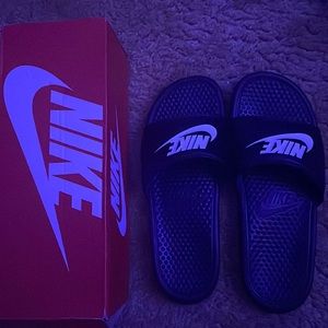 Nike Benassi JDI
Men's Slides in black
